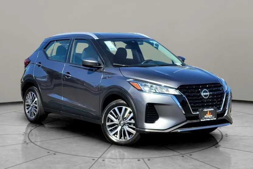 2024 Nissan Kicks SV photo 1