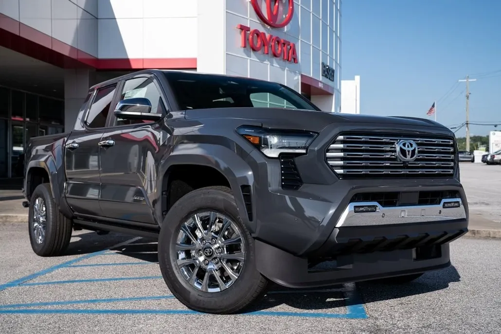 2025 Toyota Tacoma Limited Double Cab photo 1