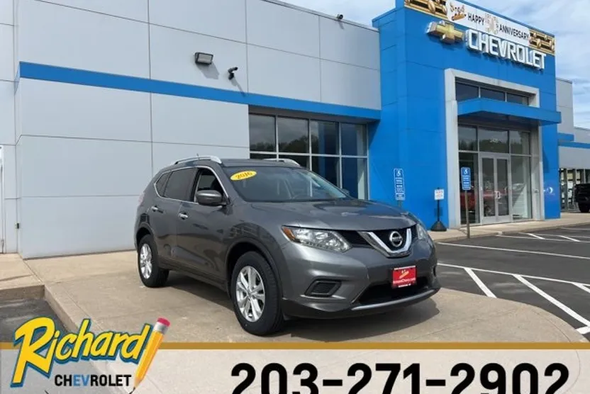2016 Nissan Rogue SV photo 1