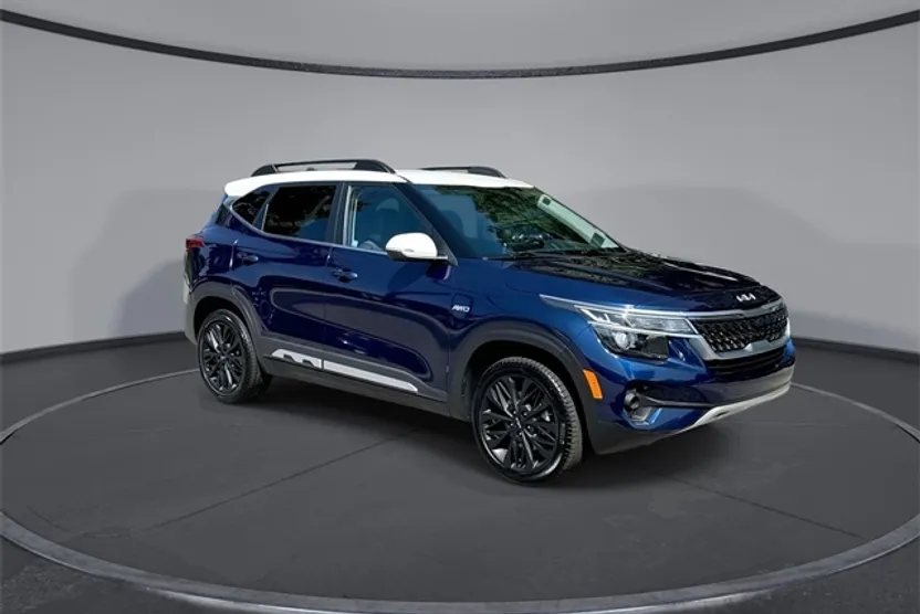 2023 Kia Seltos Nightfall Edition photo 1