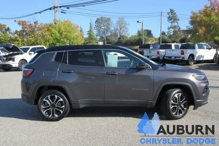 2023 Jeep Compass Limited photo 1