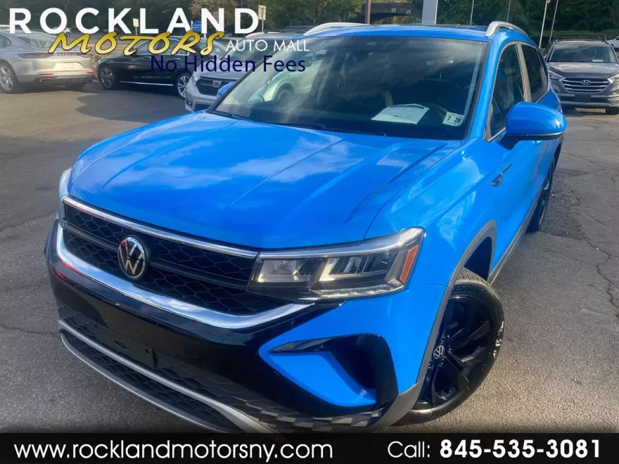 2023 Volkswagen Taos SE photo 1