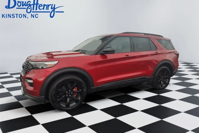 2023 Ford Explorer ST photo 1