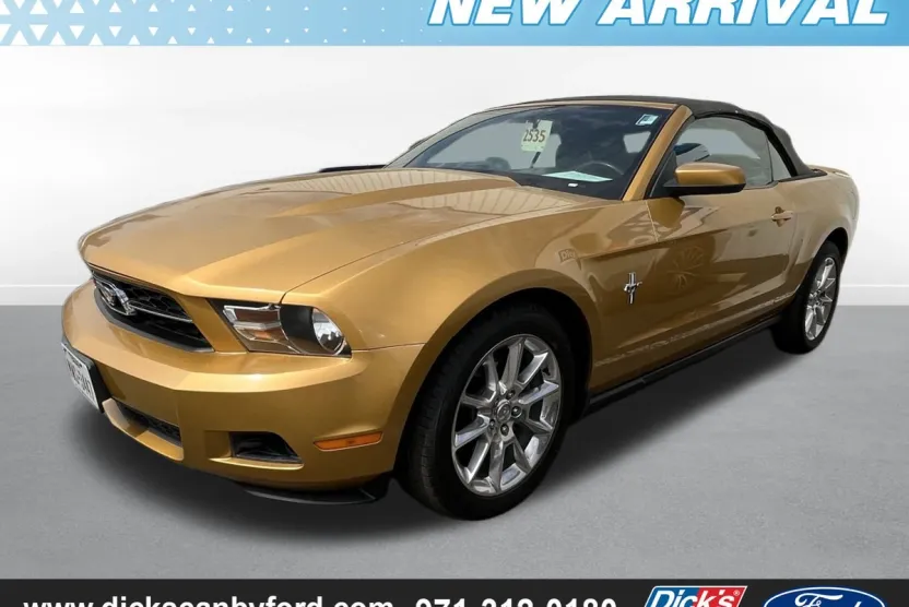 2010 Ford Mustang V6 photo 1