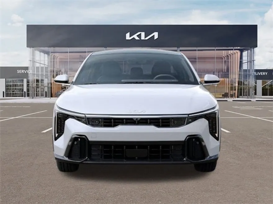 2025 Kia K4 GT-Line Turbo photo 1