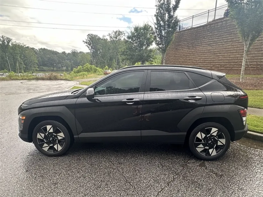 2025 Hyundai Kona SEL photo 1