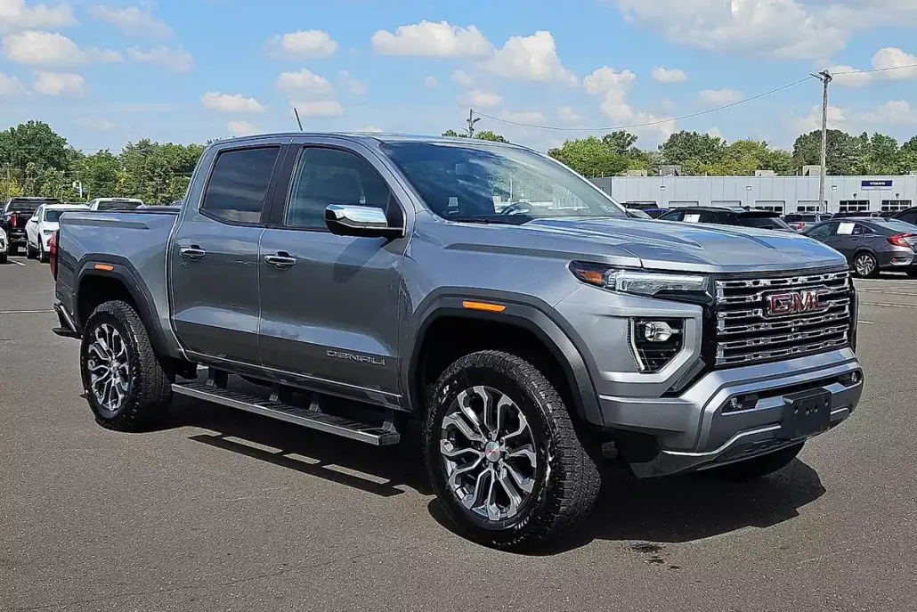 2023 Gmc Canyon Denali photo 1