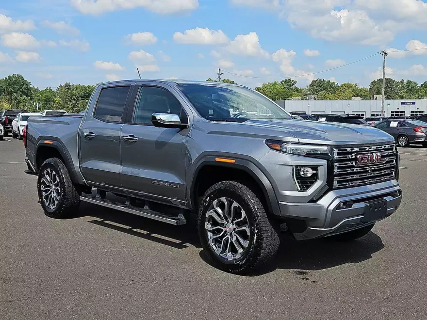 2023 Gmc Canyon Denali photo 1
