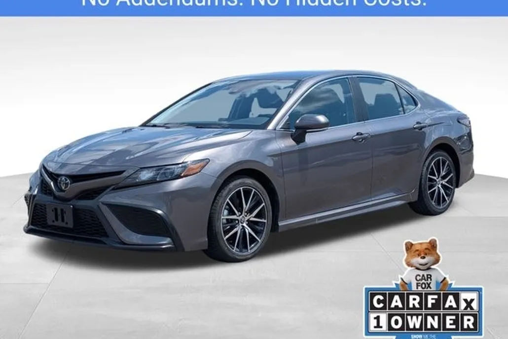 2023 Toyota Camry SE photo 1
