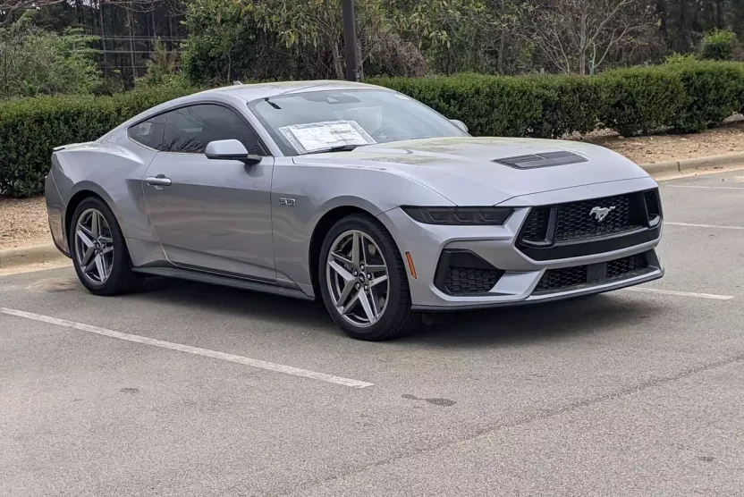 2025 Ford Mustang GT photo 1
