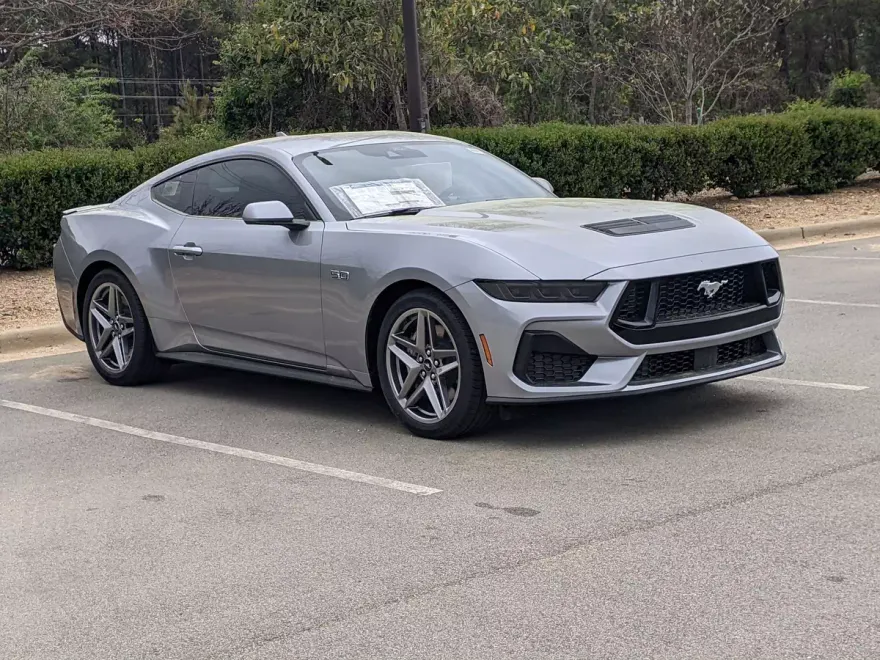 2025 Ford Mustang GT photo 1