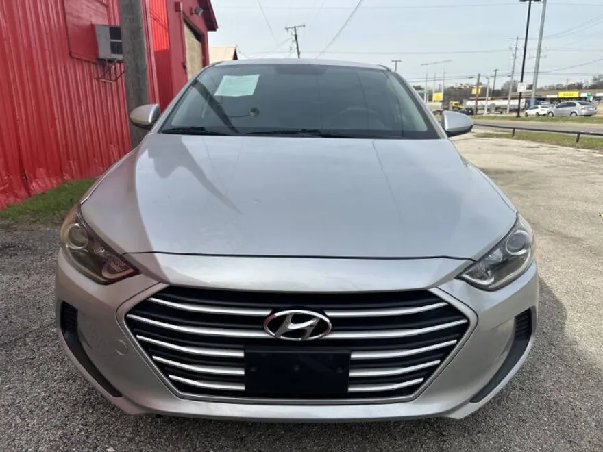 2018 Hyundai Elantra SEL photo 1