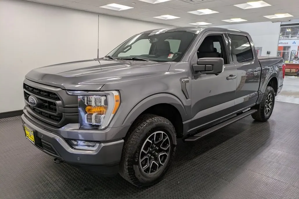 2023 Ford F-150 XLT photo 1