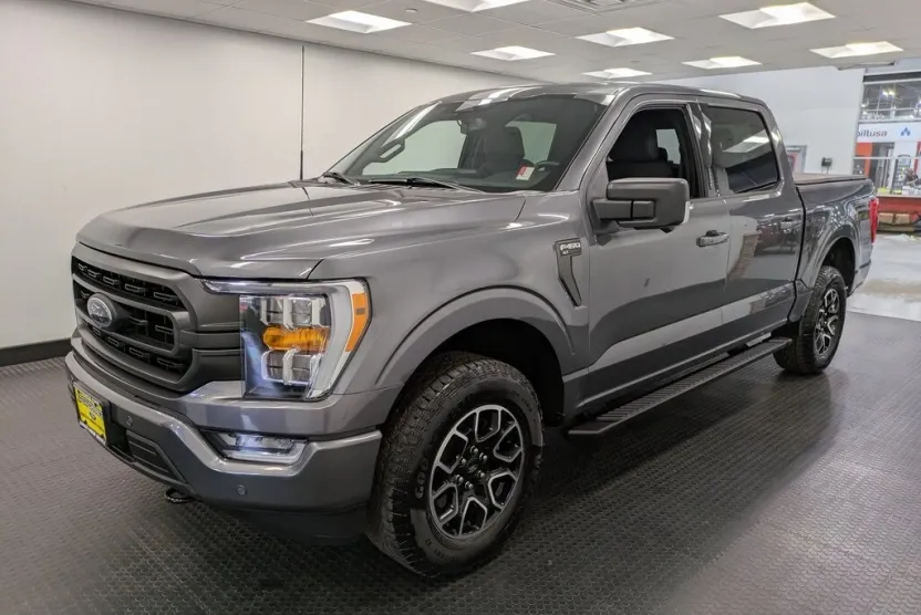 2023 Ford F-150 XLT photo 1