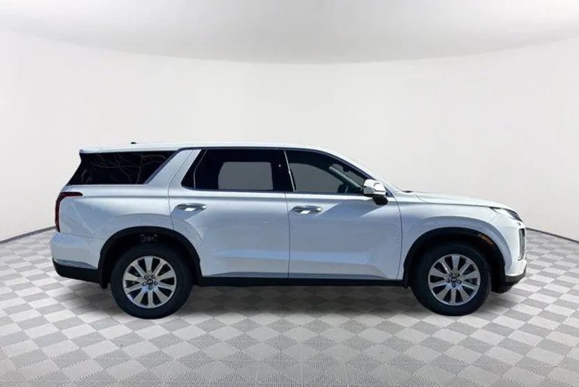 2025 Hyundai Palisade SE photo 1