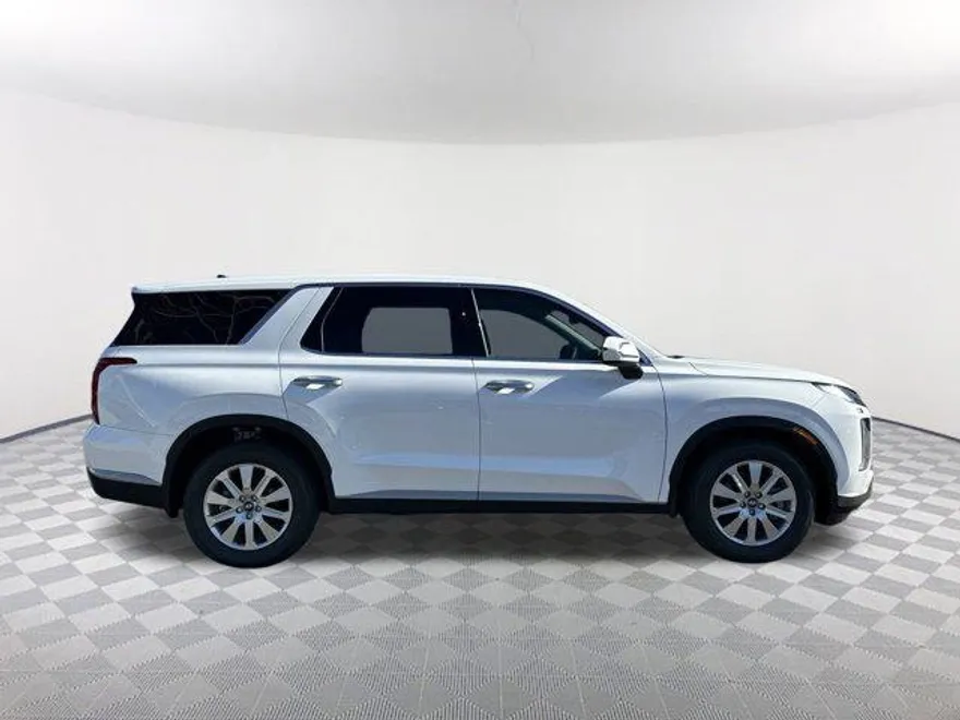 2025 Hyundai Palisade SE photo 1