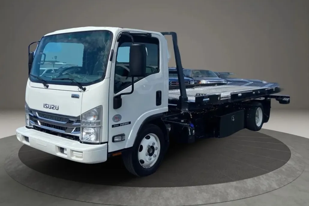 2020 Isuzu NRR photo 1