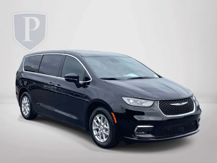 2026 Chrysler Pacifica photo 1