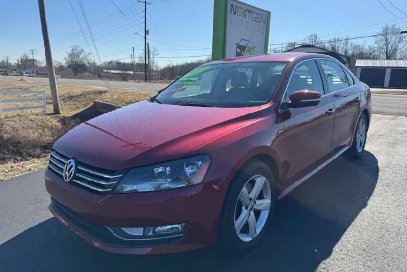 2015 Volkswagen Passat S photo 1