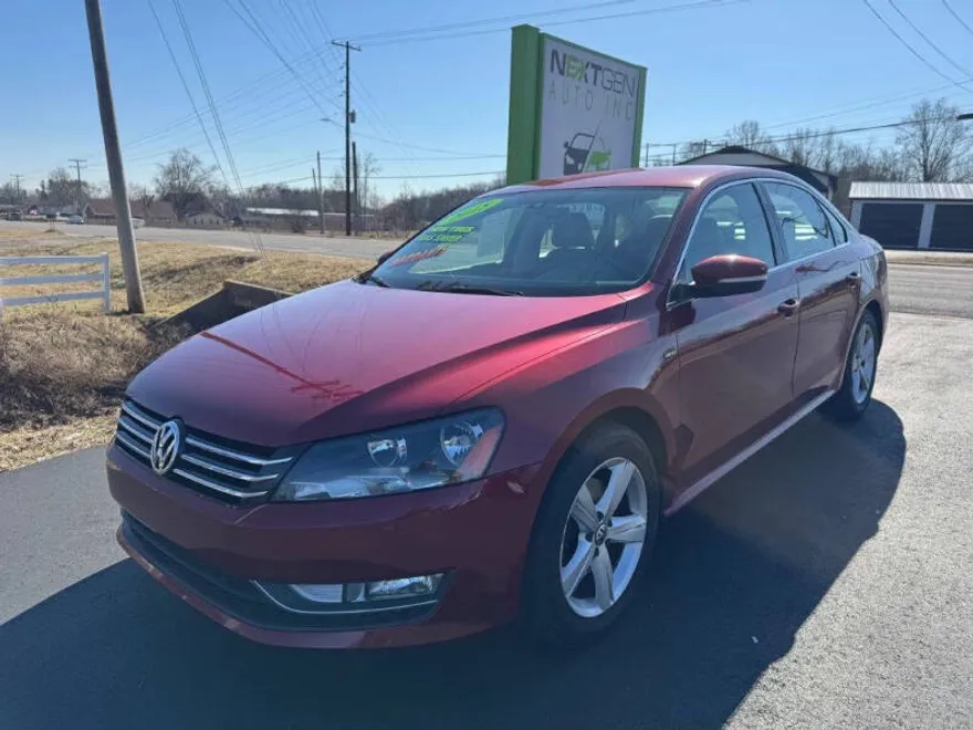 2015 Volkswagen Passat S photo 1