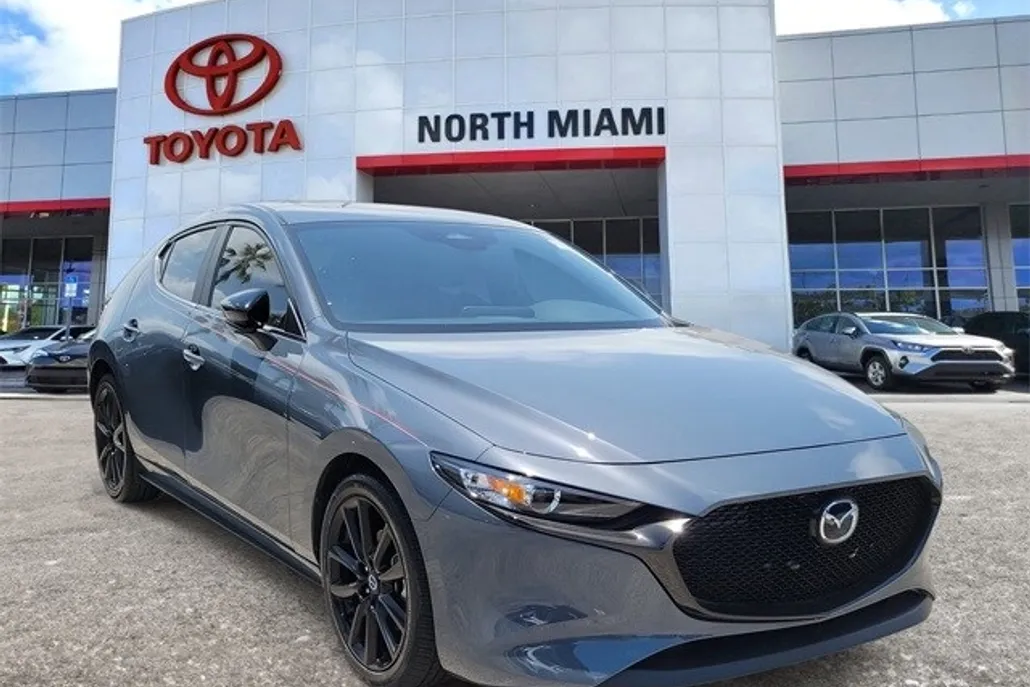 2024 Mazda Mazda3 Hatchback 2.5 s Carbon photo 1