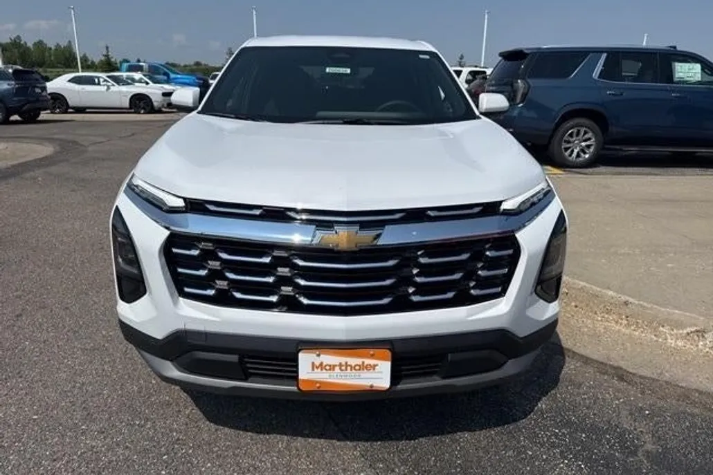 2026 Chevrolet Equinox LT photo 1
