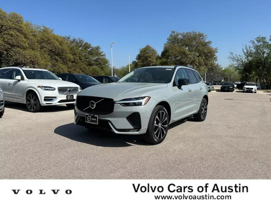 2025 Volvo XC60 B5 Plus photo 1