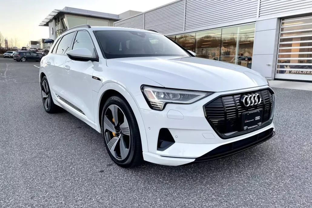 2022 Audi e-tron Premium Plus photo 1