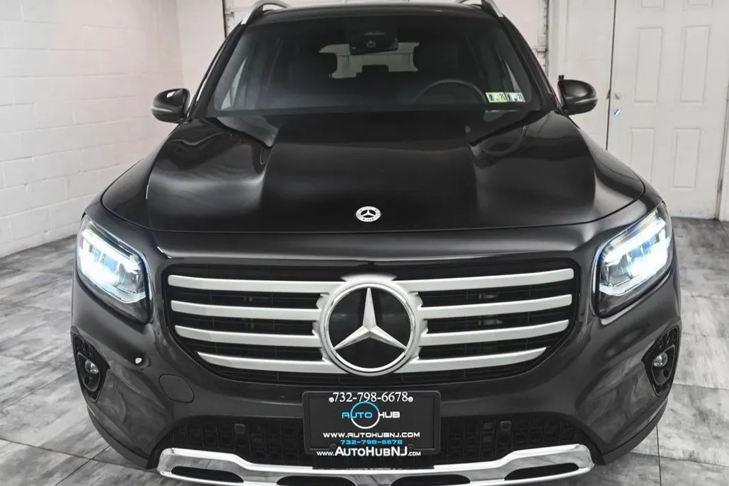 2025 Mercedes Benz GLB 250 4MATIC photo 1