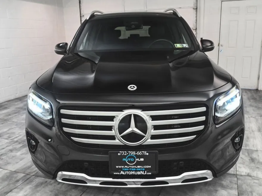 2025 Mercedes Benz GLB 250 4MATIC photo 1
