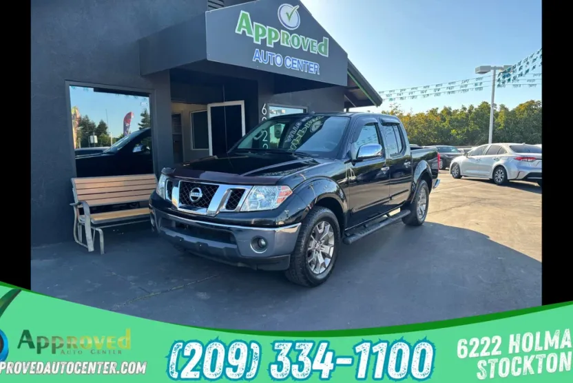 2016 Nissan Frontier Crew Cab SL photo 1