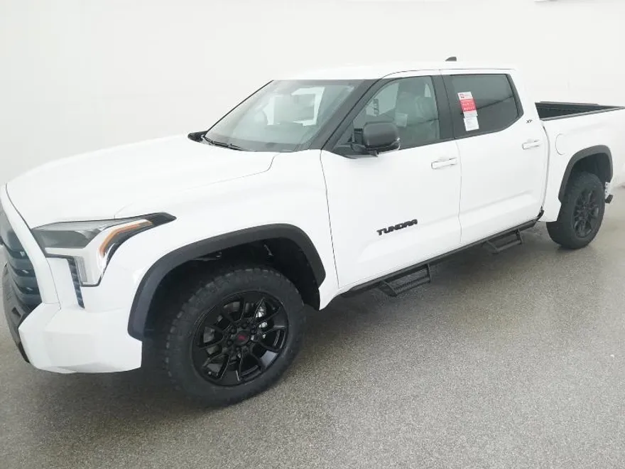 2026 Toyota Tundra SR5 CrewMax photo 1