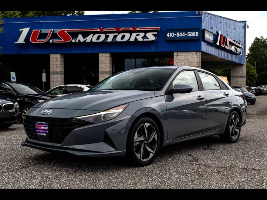 2023 Hyundai Elantra SEL photo 1