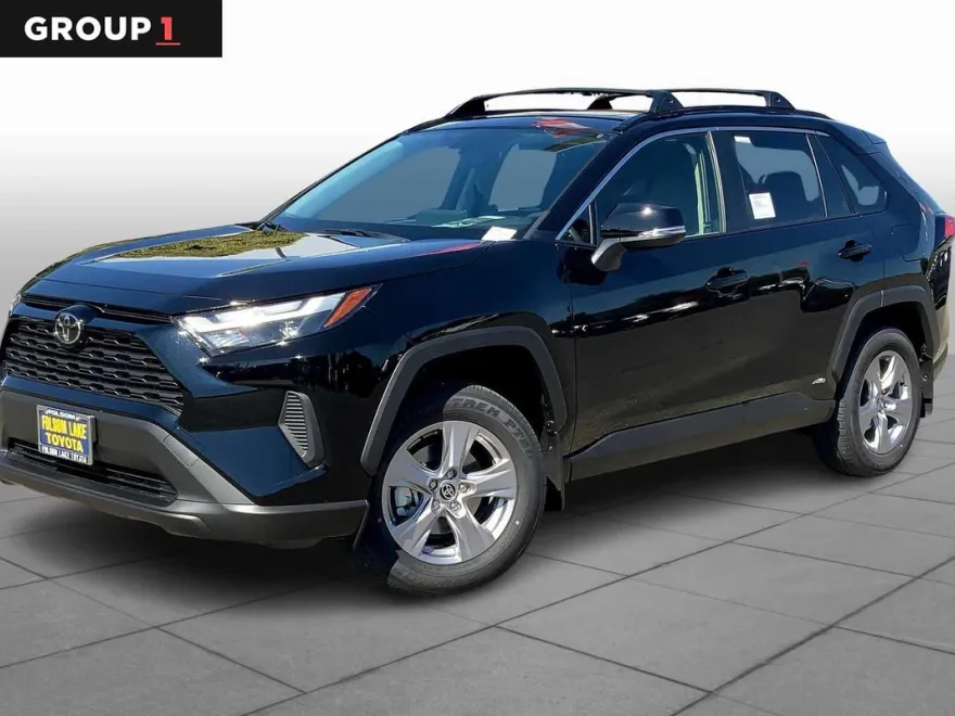 2025 Toyota RAV4 Hybrid XLE photo 1