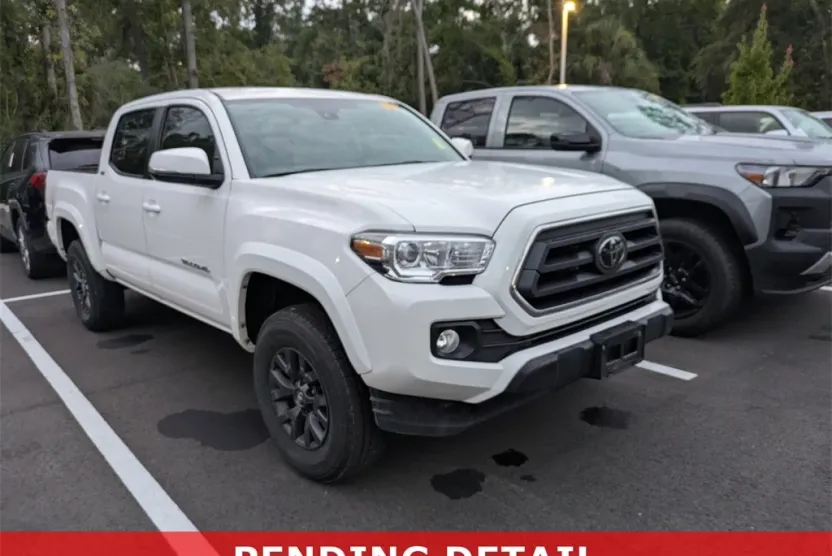 2022 Toyota Tacoma SR5 V6 photo 1