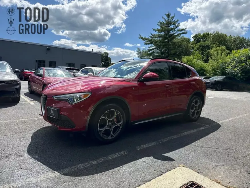 2022 Alfa Romeo Stelvio Ti photo 1