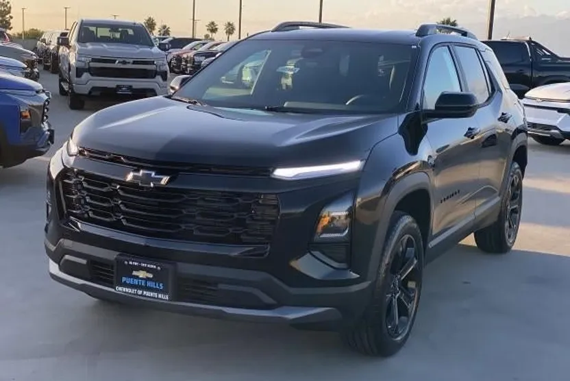 2026 Chevrolet Equinox LT photo 1