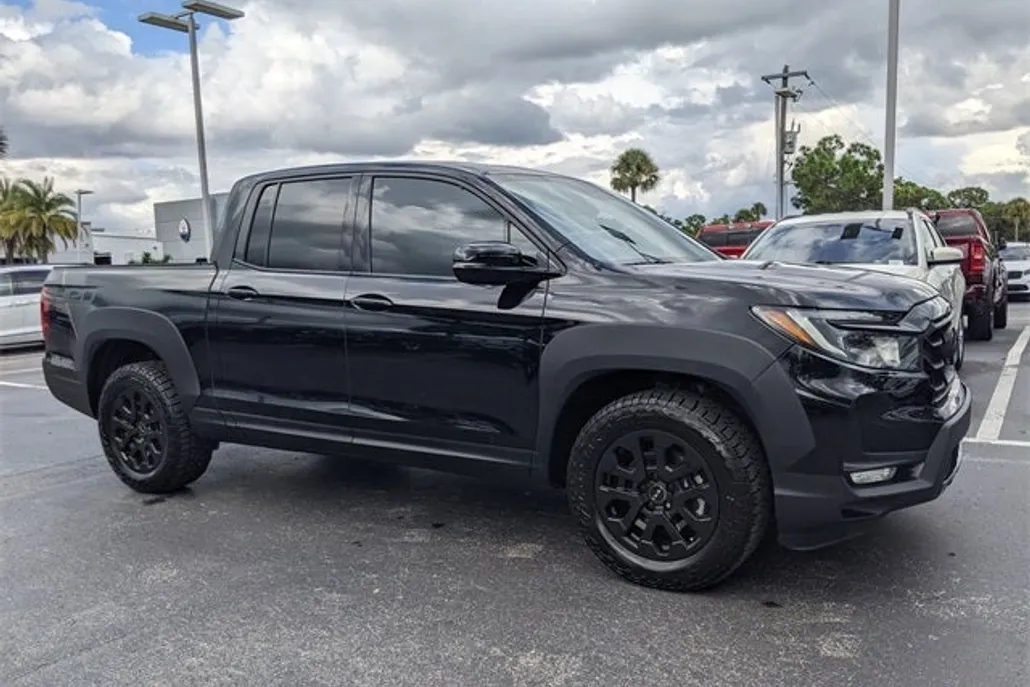2023 Honda Ridgeline Black Edition photo 1
