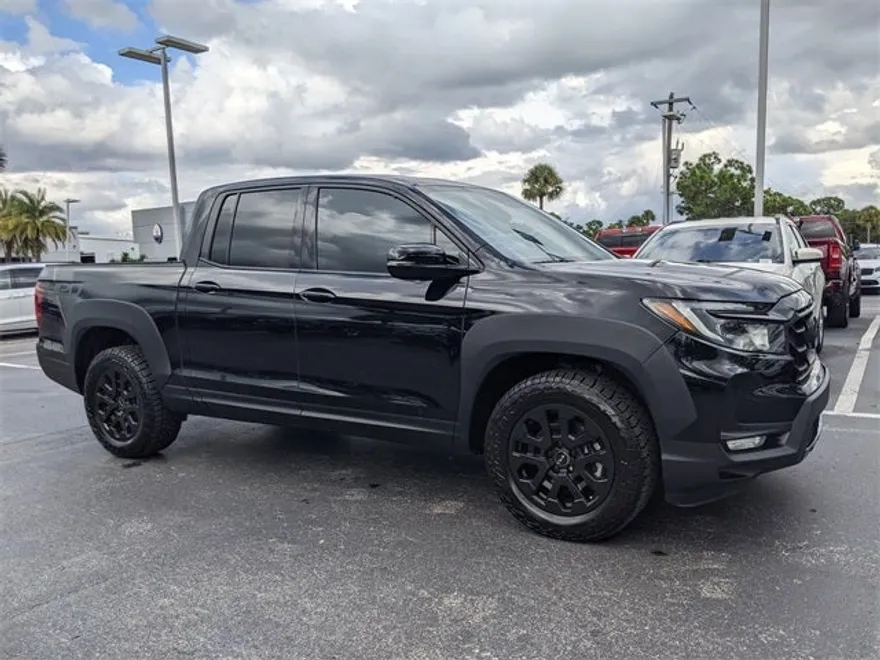 2023 Honda Ridgeline Black Edition photo 1