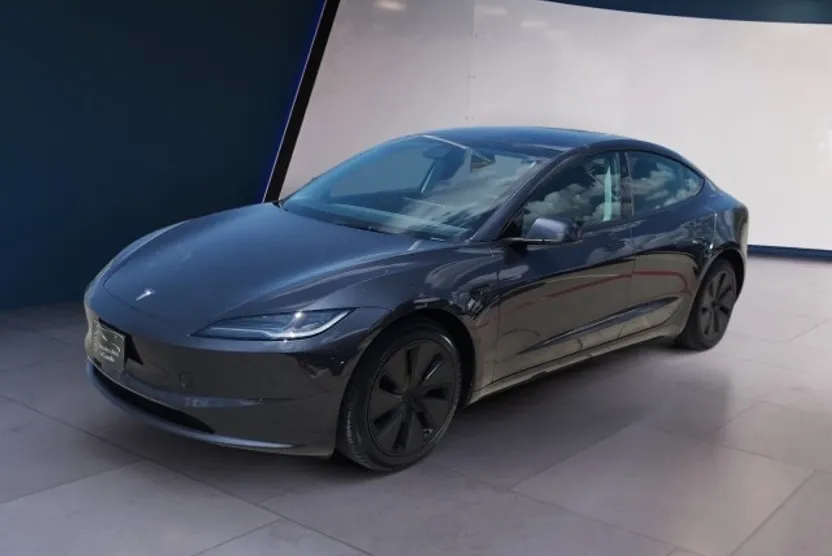 2024 Tesla Model 3 Long Range photo 1
