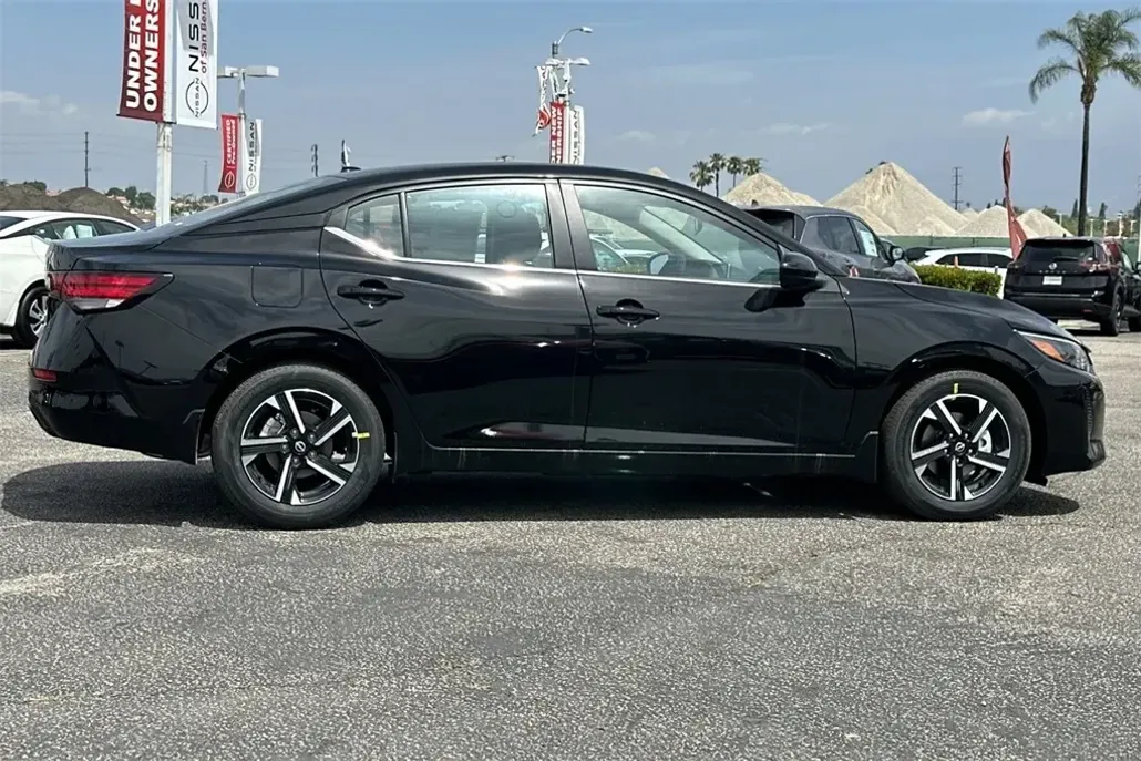 2025 Nissan Sentra SV photo 1