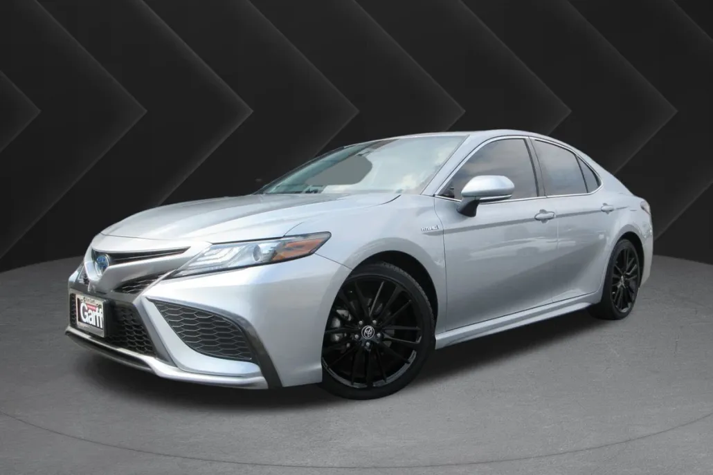 2021 Toyota Camry Hybrid XSE photo 1