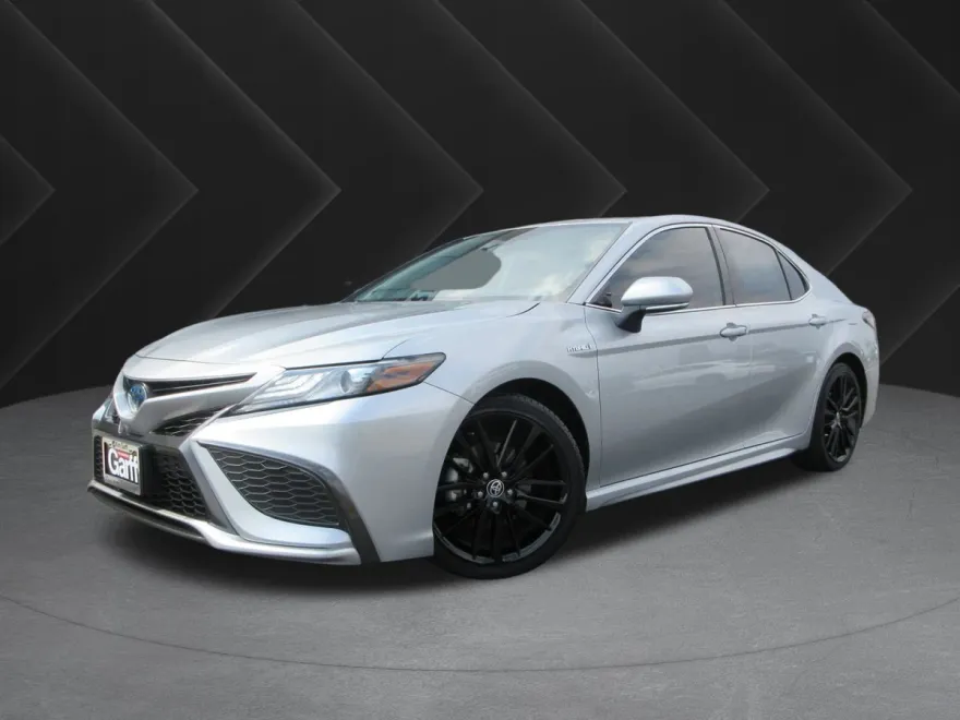 2021 Toyota Camry Hybrid XSE photo 1
