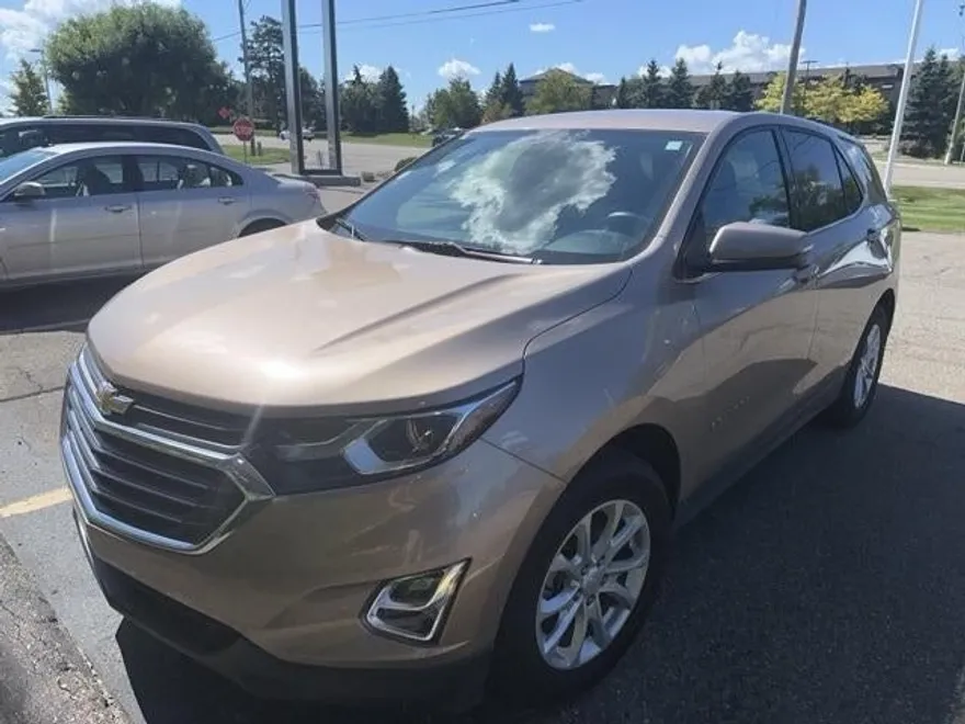2019 Chevrolet Equinox LT photo 1