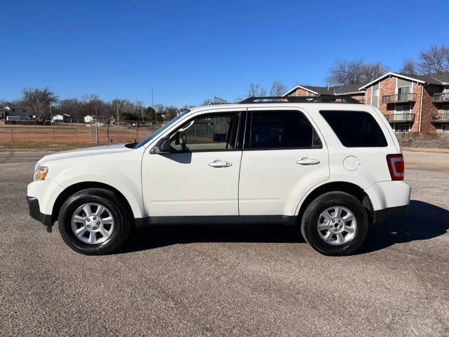 2010 Mazda Tribute i Sport photo 1