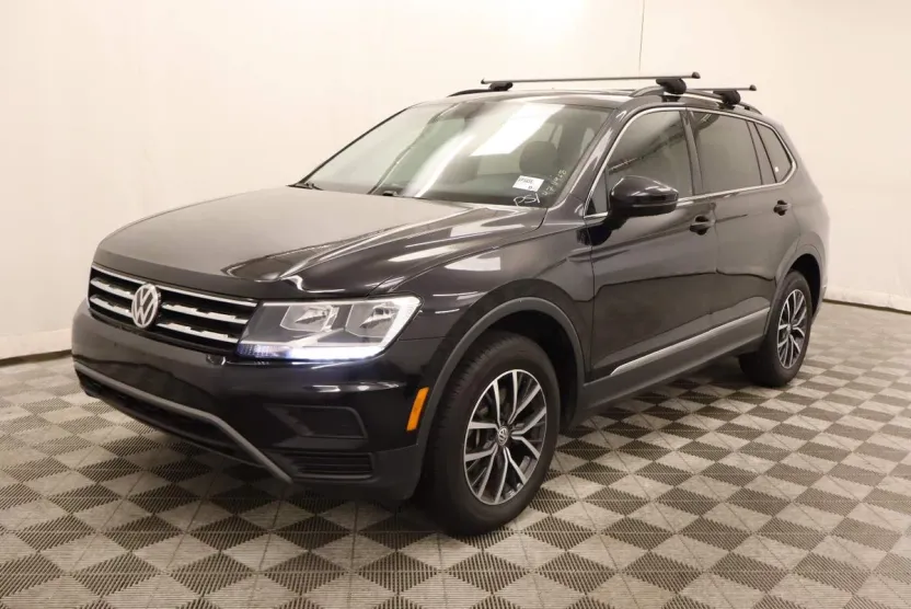 2020 Volkswagen Tiguan SEL photo 1