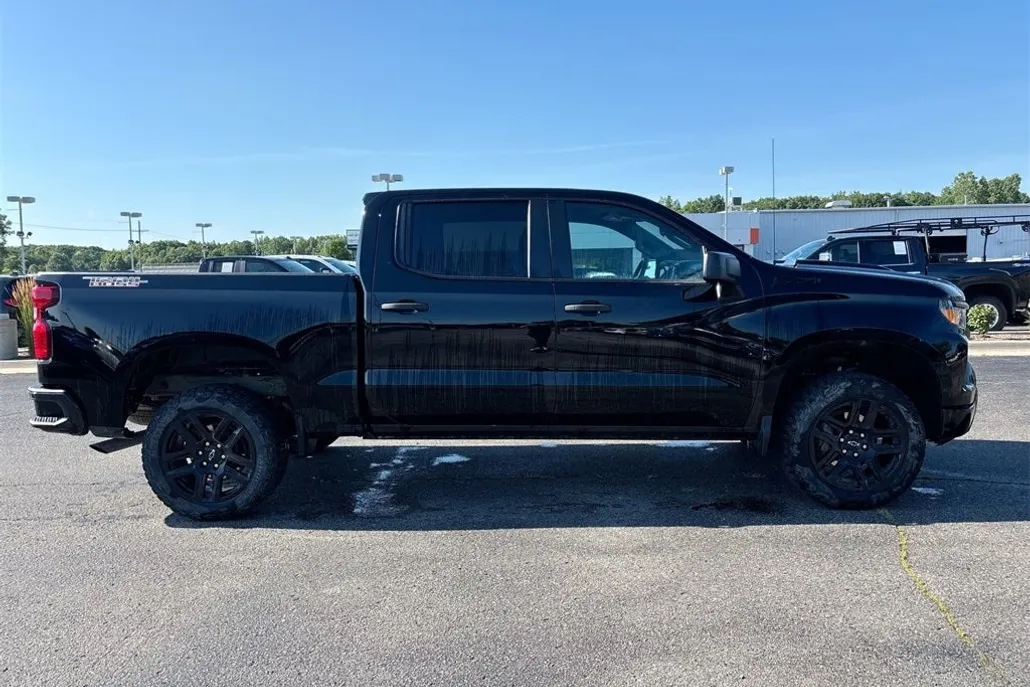 2023 Chevrolet Silverado 1500 Custom Trail Boss photo 1