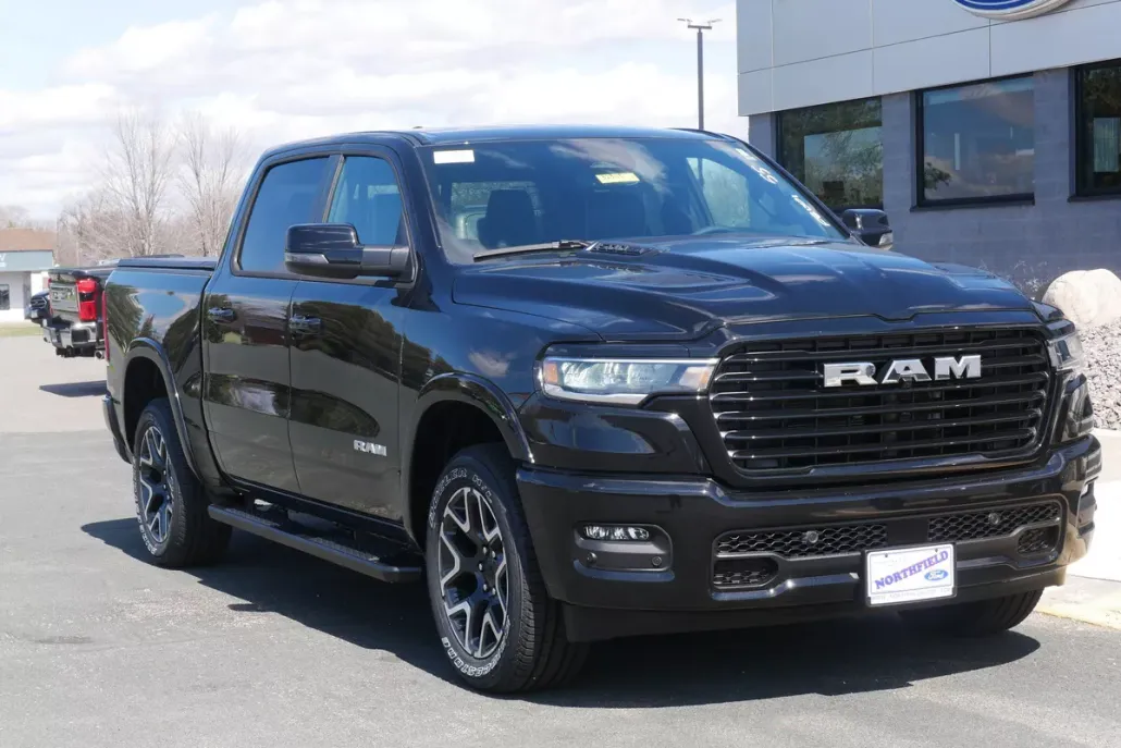 2025 Ram 1500 Laramie photo 1