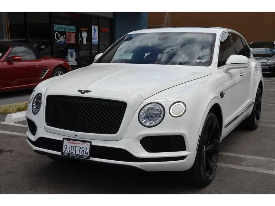 2019 Bentley Bentayga V8 photo 1