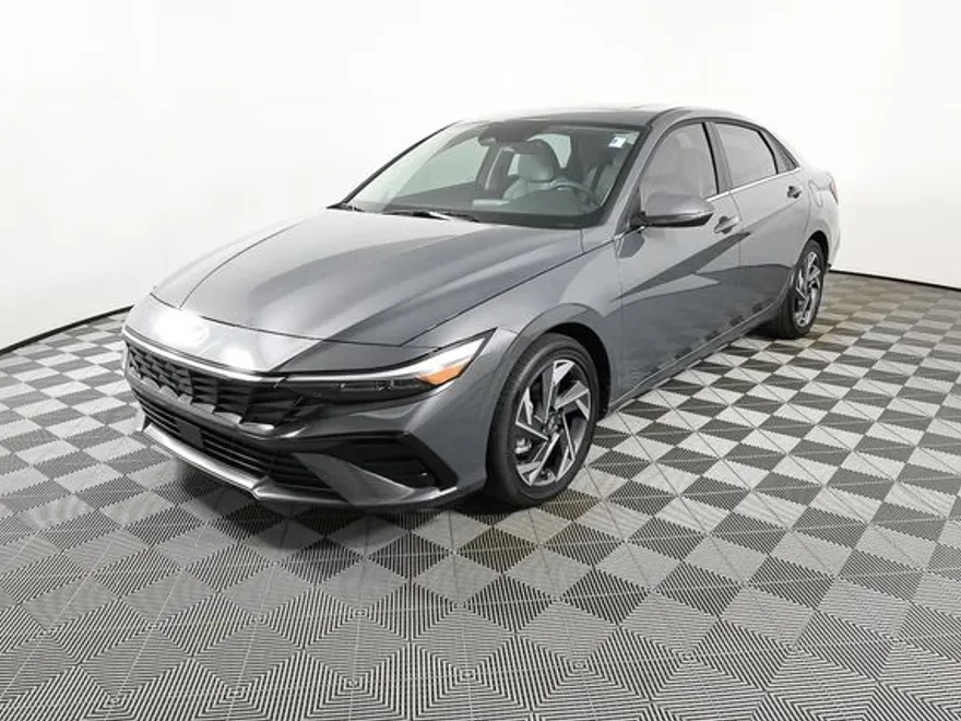 2025 Hyundai Elantra Hybrid Limited photo 1